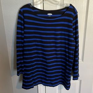 Old Navy 3/4 length shirt. Blue and Black Stripes